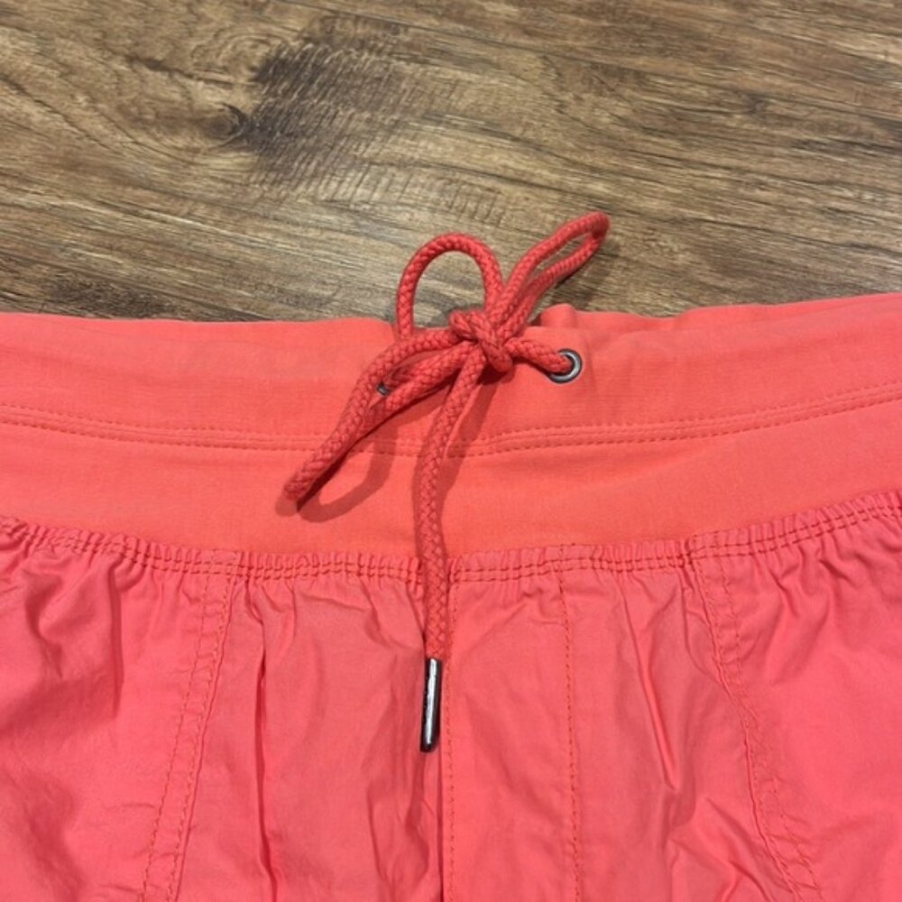 Bright coral pink wide leg capris by Joe Fresh - Picture 3 of 10